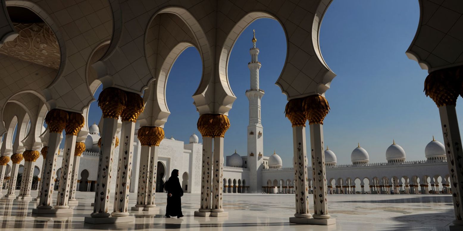 A short trip south of Dubai lies the similarly burgeoning airport hub city of Abu Dhabi. Here, visitors can take in the majestic Sheikh Zayed Mosque, which is big enough to hold 41,000 worshipers.