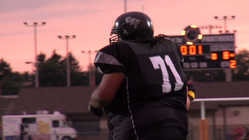 Meet the 6'11 exchange student playing HS football in Arizona