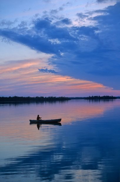 Paddle along the same routes as early French trappers, traders and explorers on Lake Kabetogama in northern Minnesota.