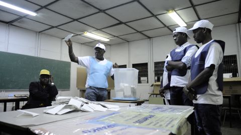 Angolan electoral agents start the counting of votes on August 31, 2012 in Luanda. 