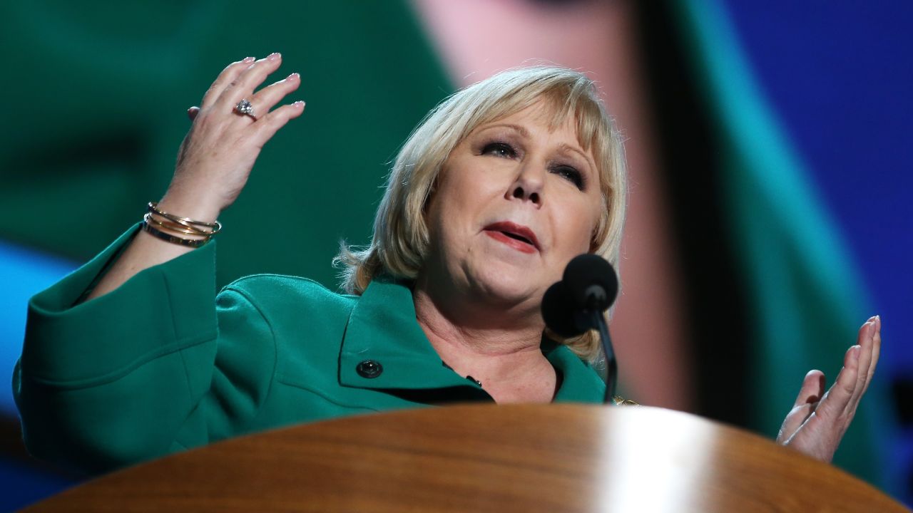 Cuban-American actress and talk show host Cristina Saralegui endorses President Barack Obama on Wednesday.