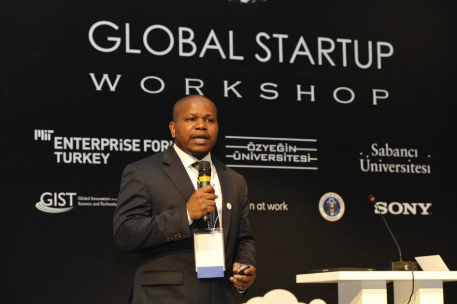 <a href="http://www.kellogg.ox.ac.uk/idris-ayodeji-bello" target="_blank" target="_blank">Idris Ayodeji Bello </a>is the co-founder of the Wennovation Hub, a Lagos-based initiative dedicated to helping entrepreneurs develop their ideas.