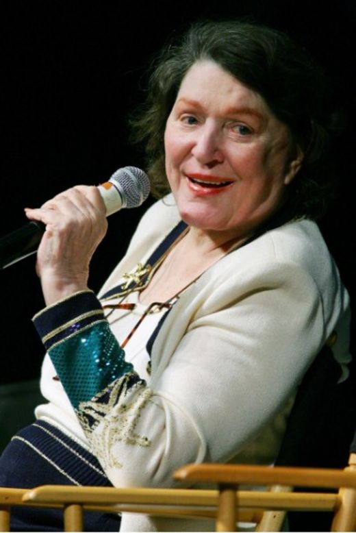 Majel Barrett (la enfermera Christine Chapel): Barrett se casó con el creador de "Star Trek", Gene Roddenberry y llegó a aparecer como Lwaxana Troi en "Star Trek: The Next Generation" y "Star Trek: Deep Space Nine". También fue la voz de la computadora de a bordo en varias encarnaciones de la serie "Star Trek". Ella murió en 2008.