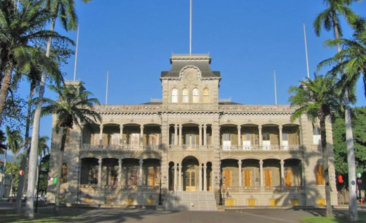  America's only true palace—as in, royalty resided here—was built from 1879 to 1882 in Honolulu by King Kalakua and Queen Kapi'olani. <a href="http://www.budgettravel.com/slideshow/photos-12-amazing-american-castles,8851/" target="_blank" target="_blank">See more photos of the castles</a>