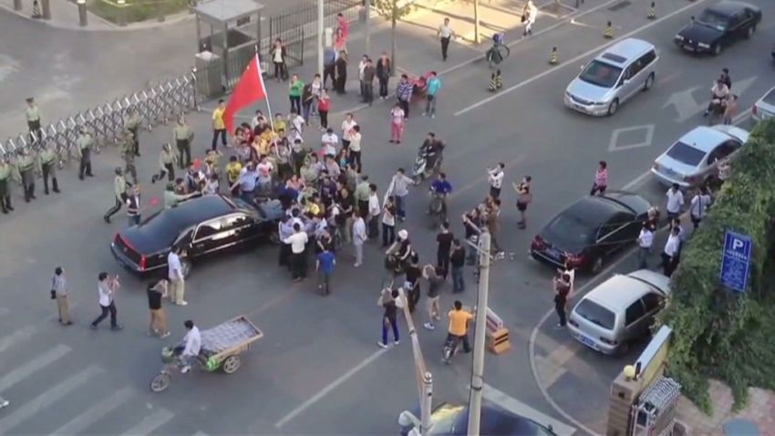 grant china us ambassador car blocked_00005107