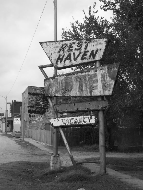 The Rest Haven Motel in Afton, Oklahoma, and other independent motels along the route provided travelers with a place to sleep on their long motor trips.     