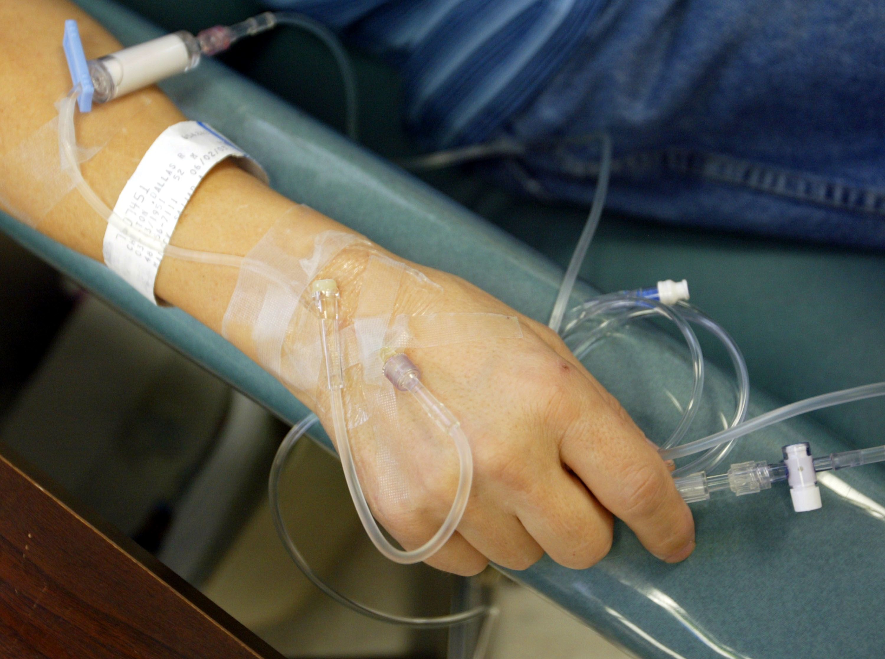 Do modern chemo drugs raise the risk of leukemia in some older patients?