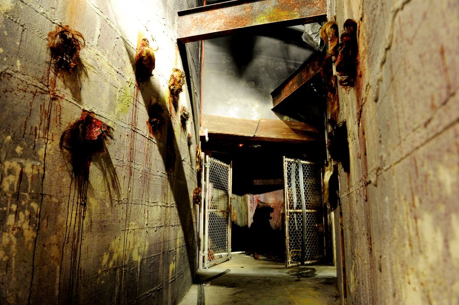 Each room of the murderous hotel known as the Goretorium has its own scares.