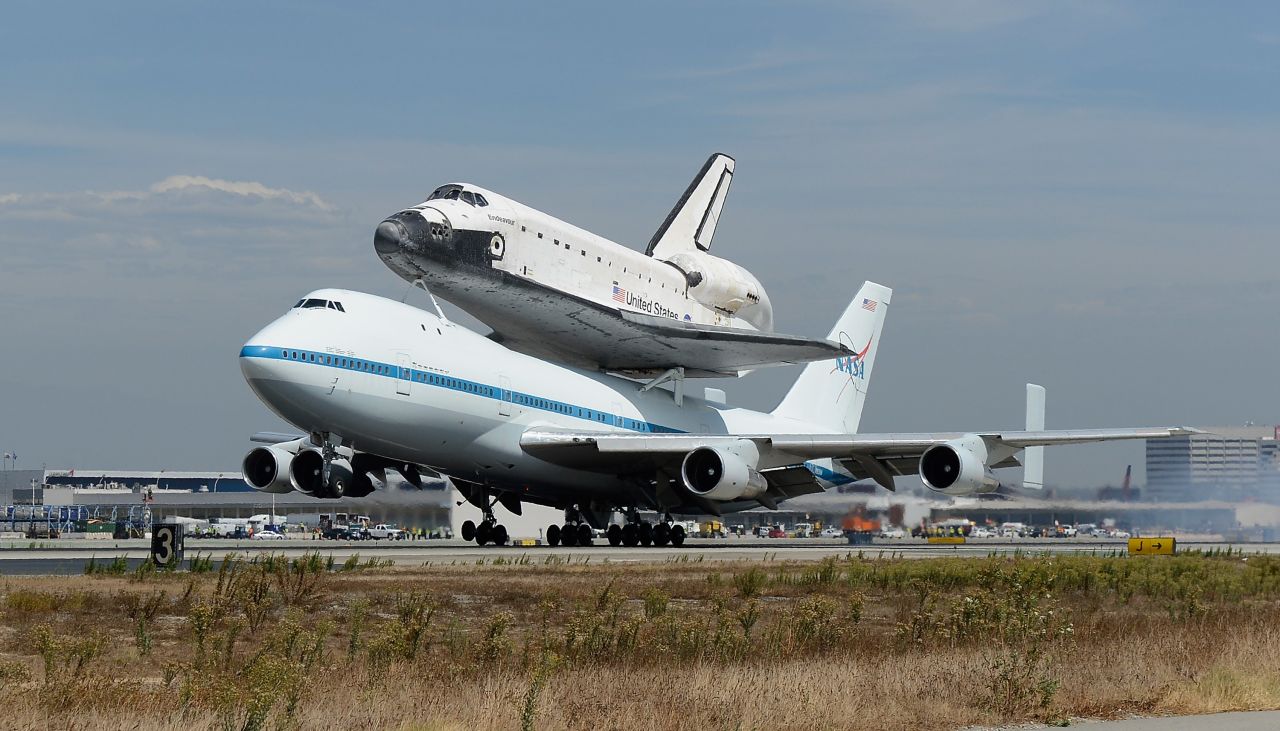 Space shuttle Endeavour makes its final landing at the Los Angeles International Airport on Friday.
