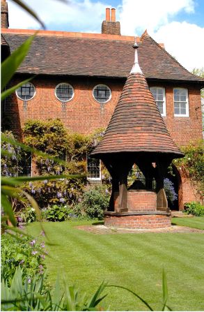 Those prepared to travel to London's farthest-flung quarters were well rewarded. The only house <a  target="_blank" target="_blank">commissioned, created and lived in by William Morris</a>, founder of the Arts and Crafts movement -- with much original detail still in tact -- was open for all to see in Bexleyheath, south-east London.   