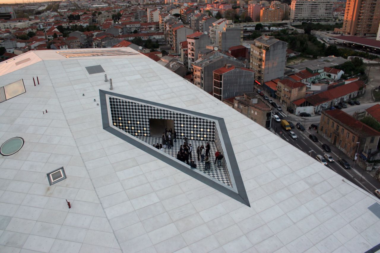 ... and a rooftop area uses black and white tiles.