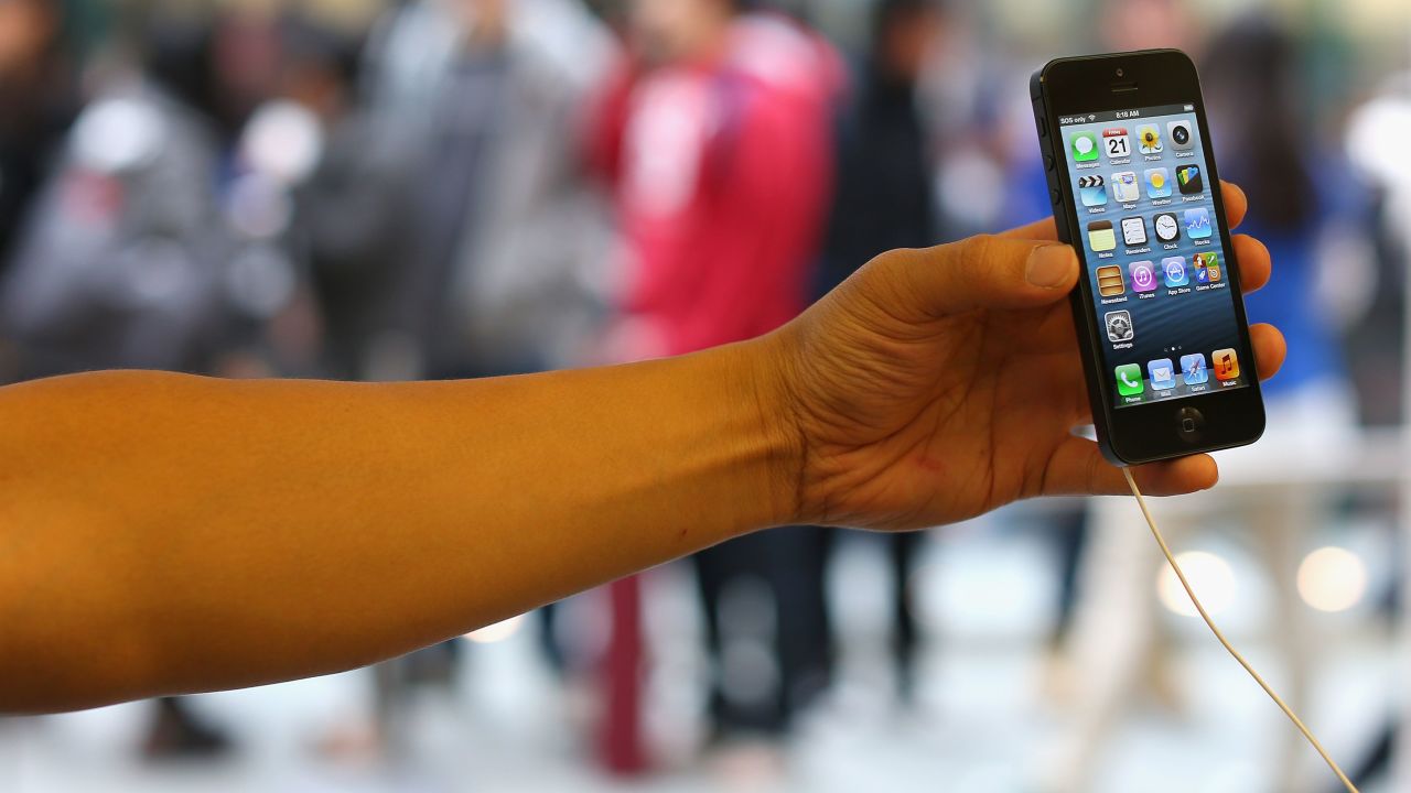 Can you be electrocuted by your smartphone? CNN Business