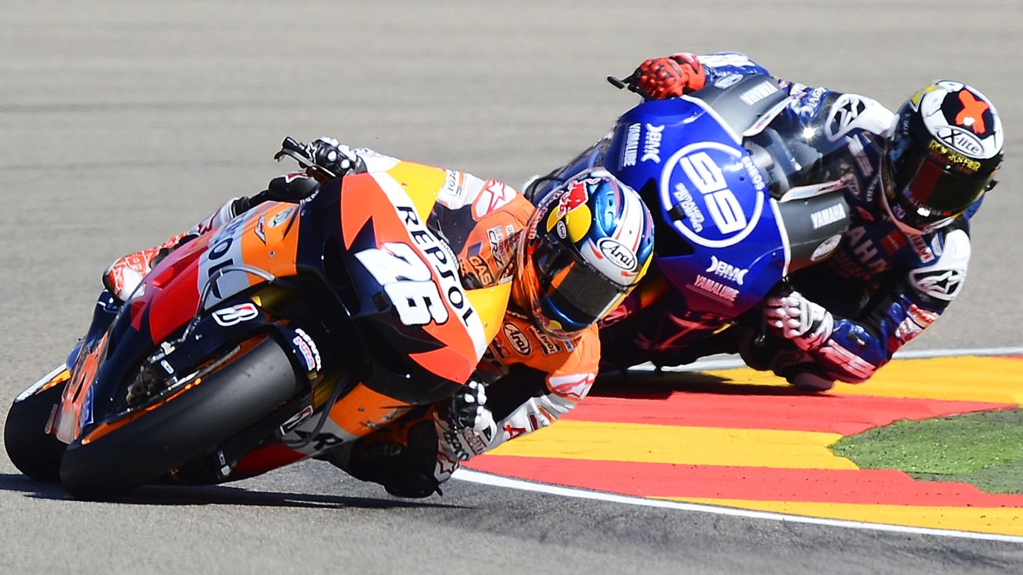  Dani Pedrosa claimed a vital victory at the Aragon GP after beating chief title rival Jorge Lorenzo.