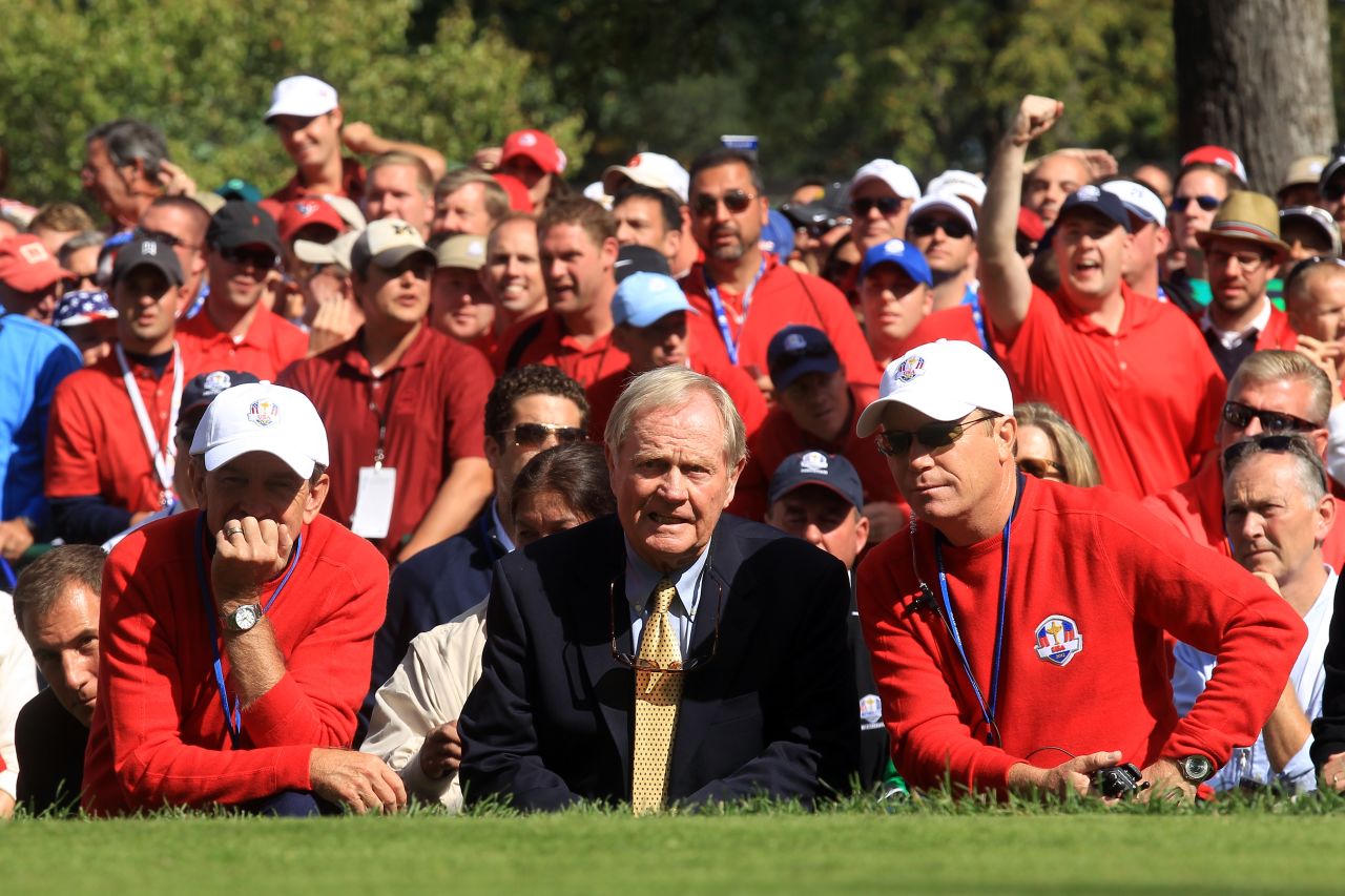 Tim Finchem, from left, Jack Nicklaus and Jeff Sluman watch the action on the first tee Sunday.