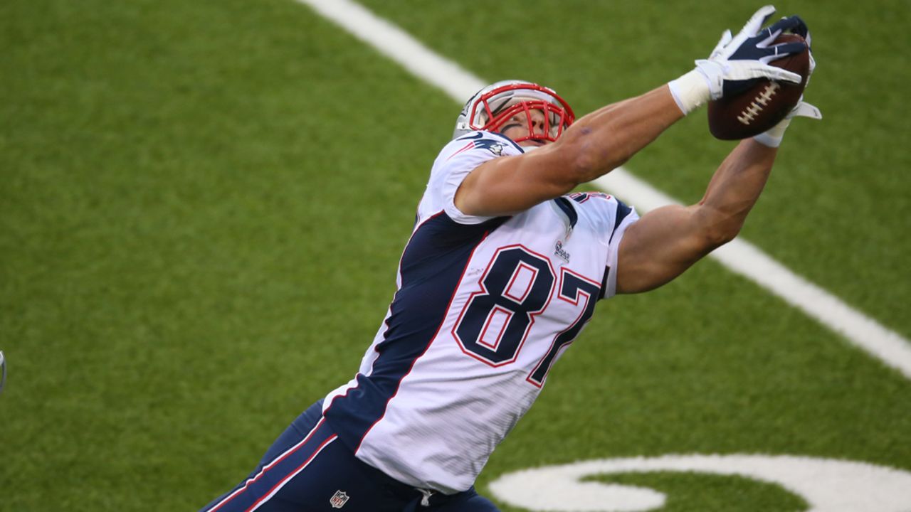 Rob Gronkowski of the New England Patriots catches a 41-yard pass during Sunday's game against the Buffalo Bills.
