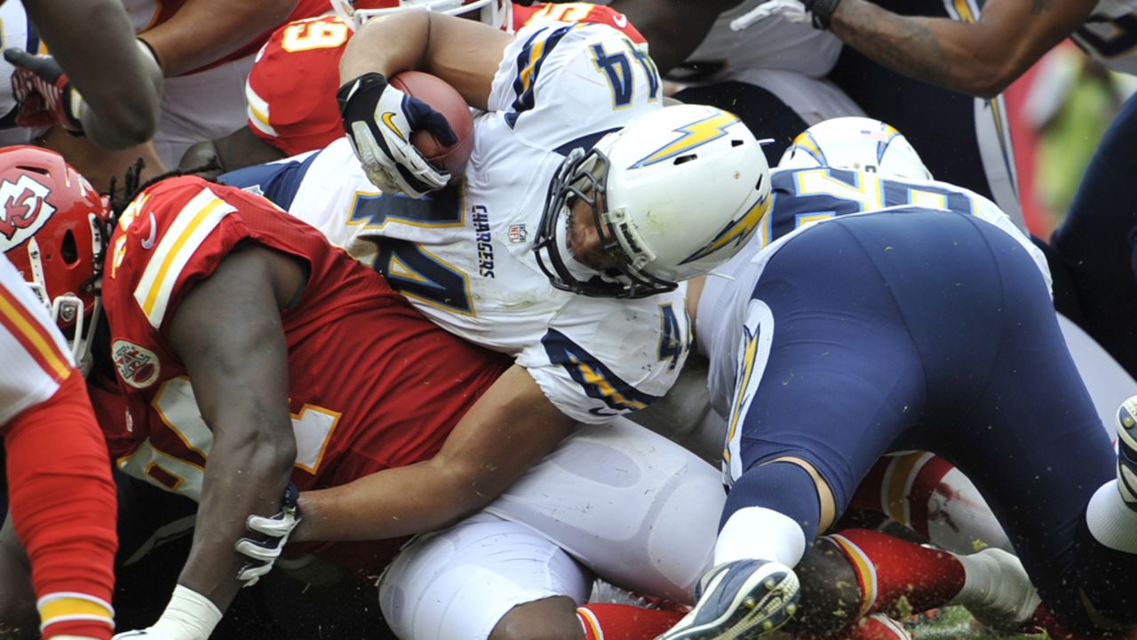 Jackie Battle of the San Diego Chargers reaches over the goal line for a touchdown against the Kansas City Chiefs on Sunday.