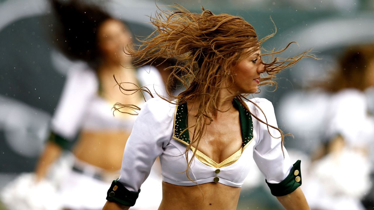 The New York Jets Flight Crew performs during the game against the San Francisco 49ers on Sunday.