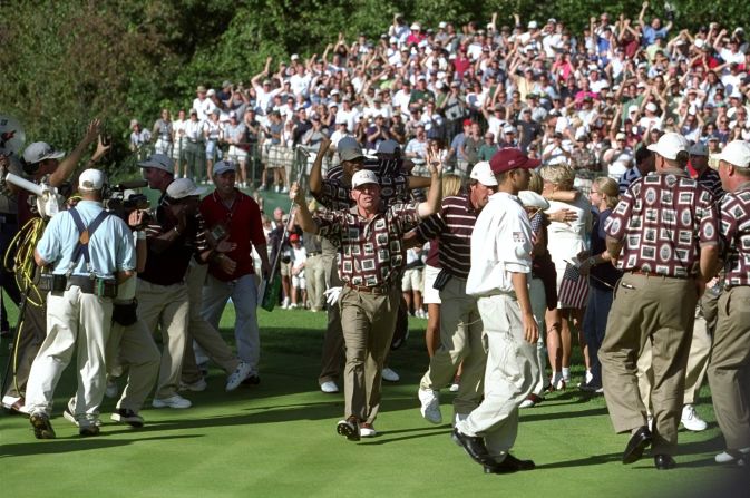 Europe's victory echoed the 1999 Ryder Cup, where the U.S. also came from 10-6 down to win 14½ - 13½. The 'Battle of Brookline' was bathed in controversy as U.S. players stormed the 17th green in celebration at s crucial Justin Leonard putt. Golfing etiquette had been broken as Leonard's opponent, Jose Maria Olazabal, could still have squared their match. 