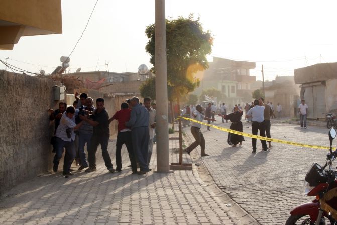 Several Syrian shells crashed in Akcakale on Wednesday, October 3.  Five people were killed in the attack and many others were wounded after shells fired from the Syrian border town of Tall al-Abyad smashed into buildings across the border.