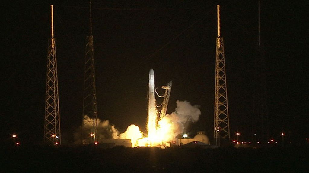 The private company SpaceX sent an unmanned capsule with supplies to the International Space Station on October 7, 2012. It was the first commercial space mission and the first of a dozen commercial cargo flights under a contract with NASA.