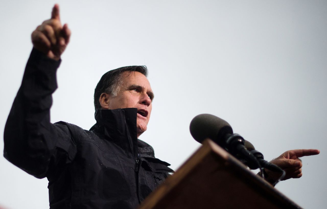Rain doesn't keep Romney from campaigning in Newport News, Virginia, on Monday, October 8.