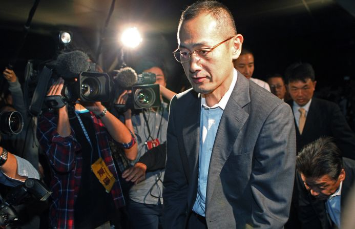 Kyoto University professor Shinya Yamanaka of Japan won the Nobel Prize in medicine for groundbreaking work on stem cells. He shares the prize with Sir John B. Gurdon of Britain.
