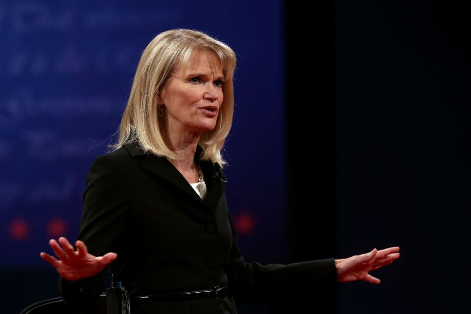 Debate moderator Martha Raddatz speaks to the crowd prior to the start of the vice presidential Debate.