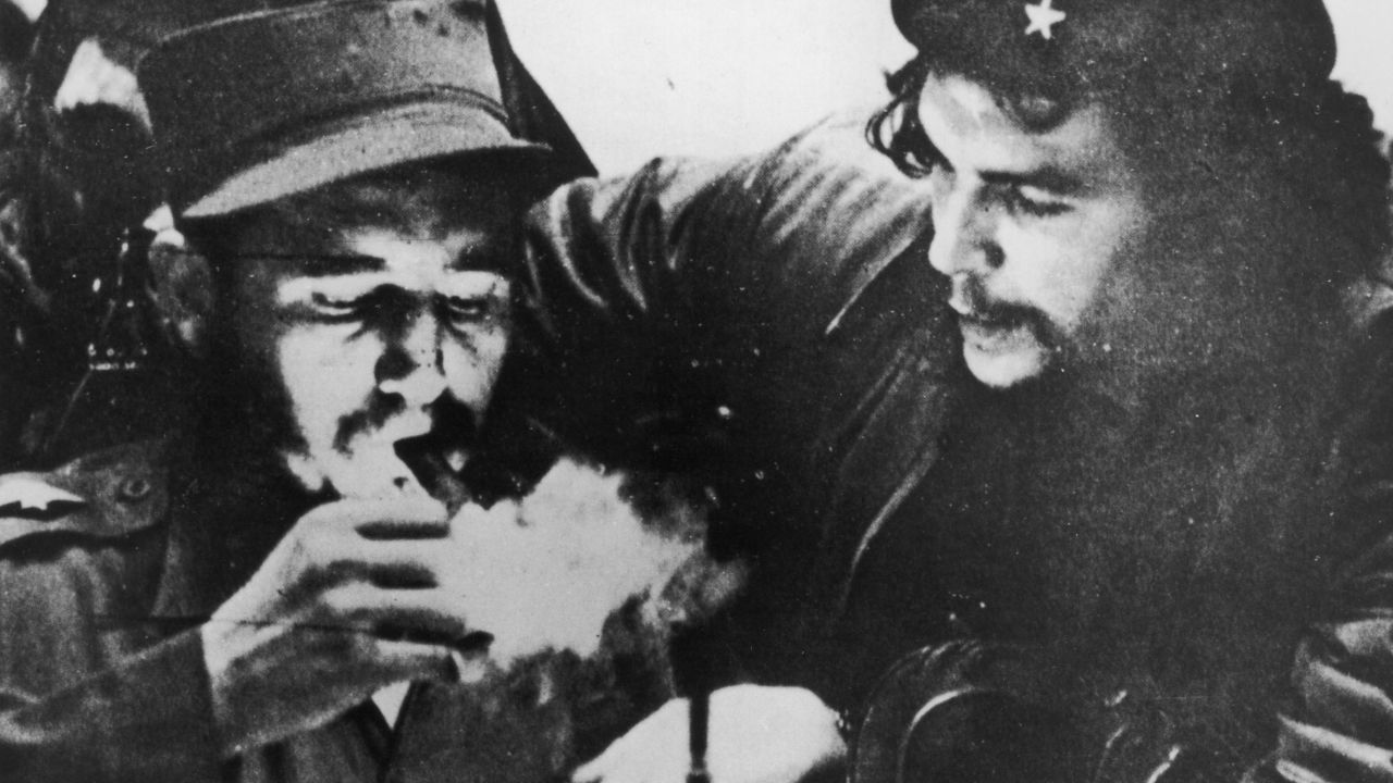 Fidel Castro, left, with Che Guevara, gave rise to one of the most powerful groups in U.S. politics: the Cuba lobby.
