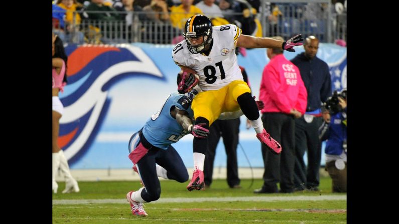 David Paulson of the Pittsburgh Steelers tries to avoid a tackle. 
