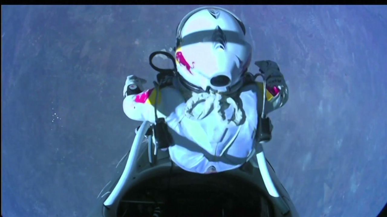 vo Baumgartner Stratos Jump_00002402