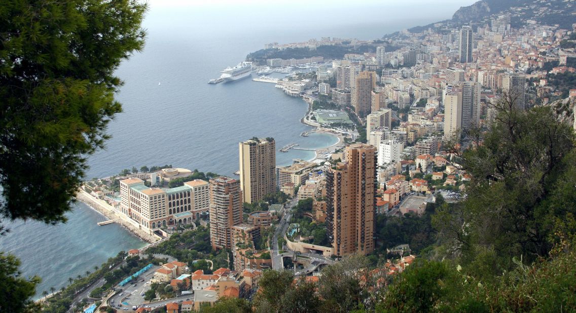 Monaco remains the world's most expensive location to buy prime residential property, with luxury real estate costing up to $5,920 per square foot, the report showed.<br /> <br />