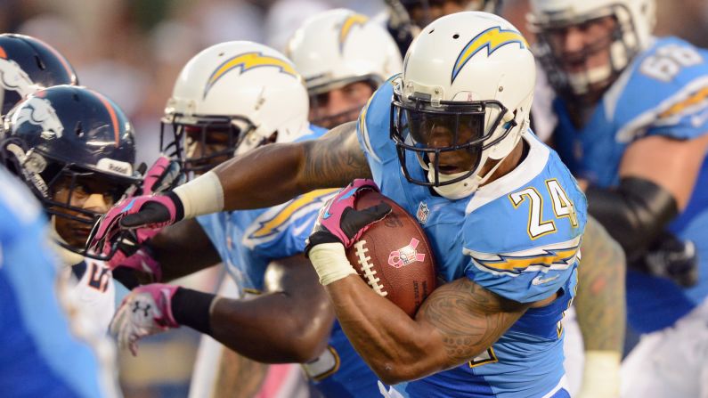 Ryan Mathews of the San Diego Chargers runs the ball against the Denver Broncos on Monday, October 15, at Qualcomm Stadium in San Diego. Check out the action from Week Six of the NFL, or <a href="index.php?page=&url=http%3A%2F%2Fwww.cnn.com%2F2012%2F10%2F04%2Ffootball%2Fgallery%2Fnfl-week-5%2Findex.html"><strong>look back at the best from Week Five</strong></a>.