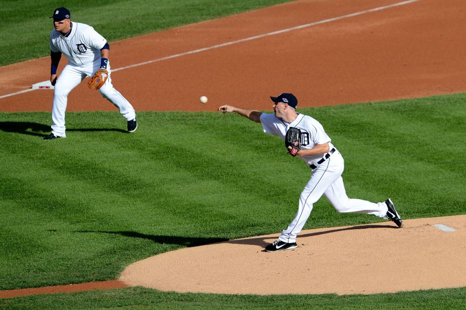 Max Scherzer of the Detroit Tigers throws a pitch against the New York Yankees on Thursday.
