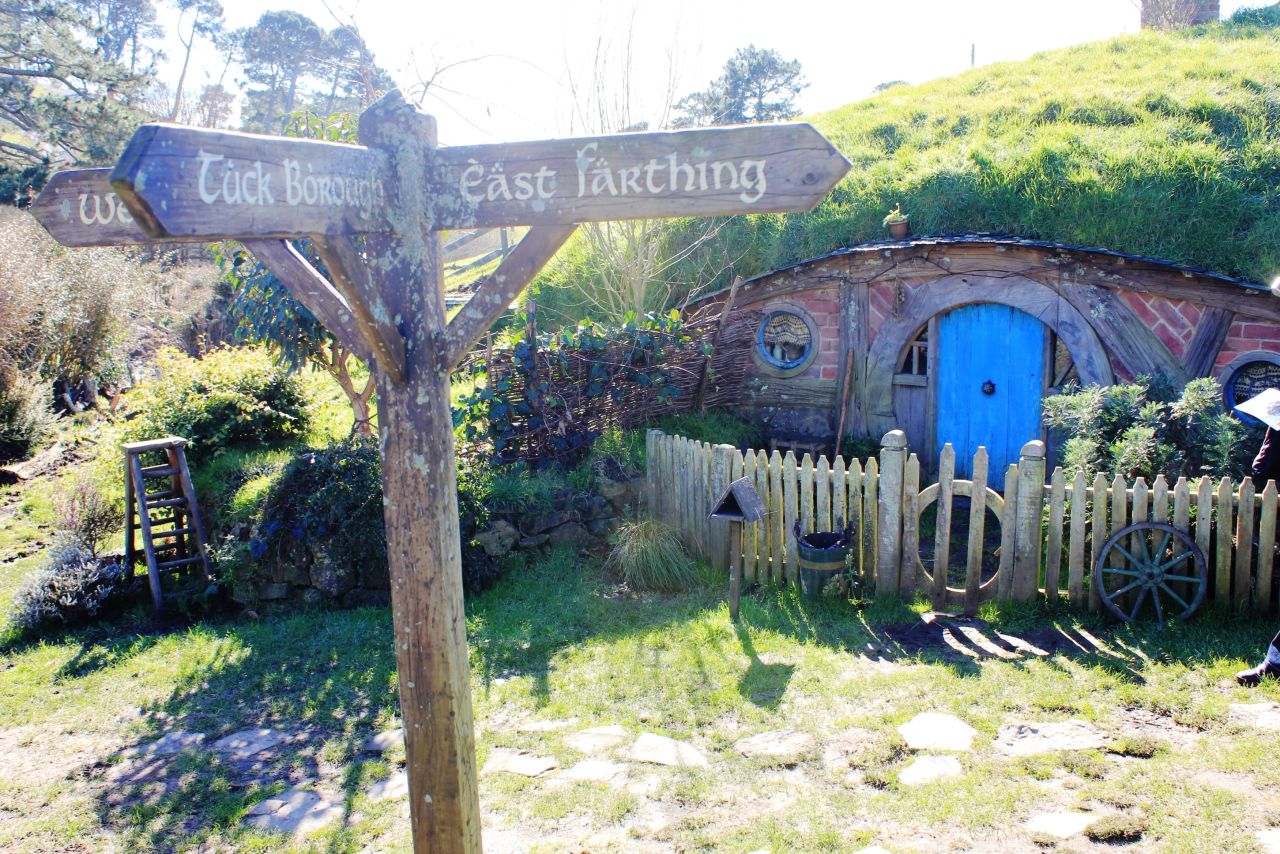 If you're a "Lord of the Rings" fan, look no further than New Zealand for Middle-earth. For iReporter Jerry C. Gonzales, touring the sets where Peter Jackson filmed the trilogy and "The Hobbit" was a dream come true. <br /><a href="http://ireport.cnn.com/docs/DOC-822015" target="_blank">Check out the rest of Jerry's photos on iReport</a>.