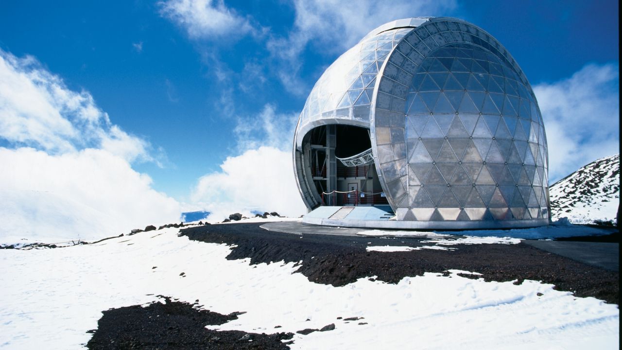 Mauana Kea is the world's tallest moutain -- taller even than Mt. Everest -- which makes it ideal for observatories.
