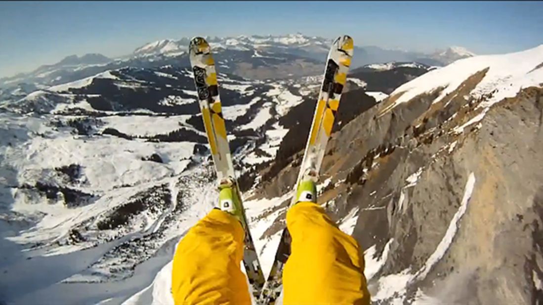An avalanche cliff jump filmed by Matthias Giraud.