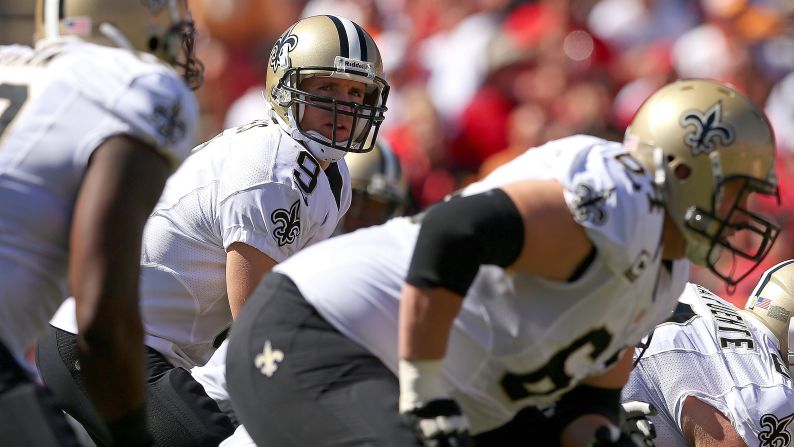 No. 9 Drew Brees of the Saints calls a play on Sunday.