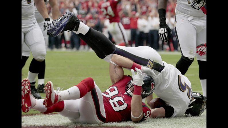 Connor Barwin of the Texans sacks Ravens quarterback Joe Flacco for a safety.