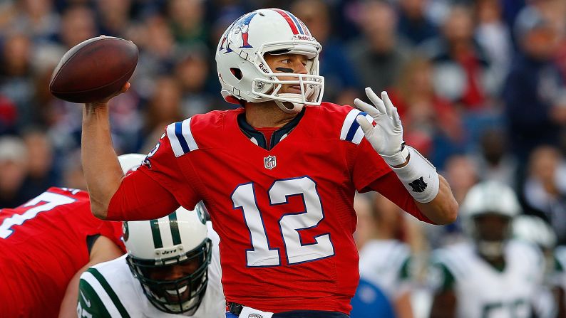 Patriots quarterback Tom Brady looks to pass Sunday against the New York Jets.