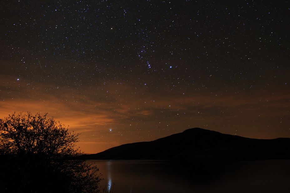 <a href="http://ireport.cnn.com/docs/DOC-861902">Kevin Lewis</a> stayed up late and braved cold weather just so he could experience the serenity of watching the Orionids from North Wales. 