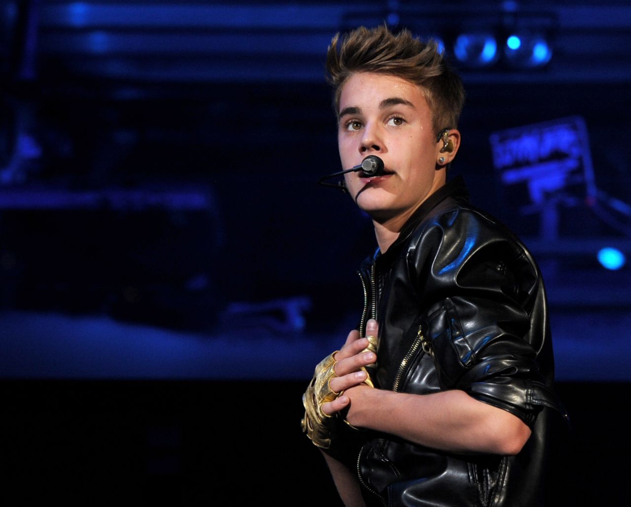 Justin Bieber never says never to Swedish Fish.