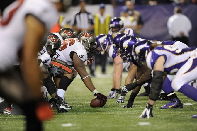 The Tampa Bay Buccaneers offense lines up against the Minnesota Vikings defense in the third quarter.