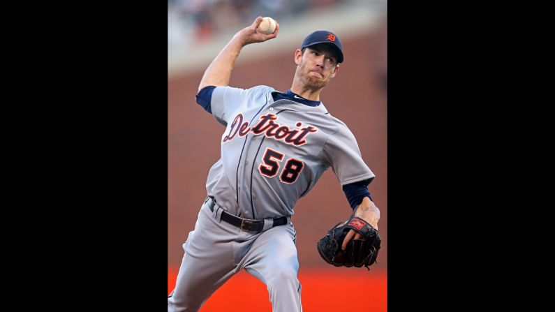 Doug Fister of the Detroit Tigers throws a pitch against the San Francisco Giants.
