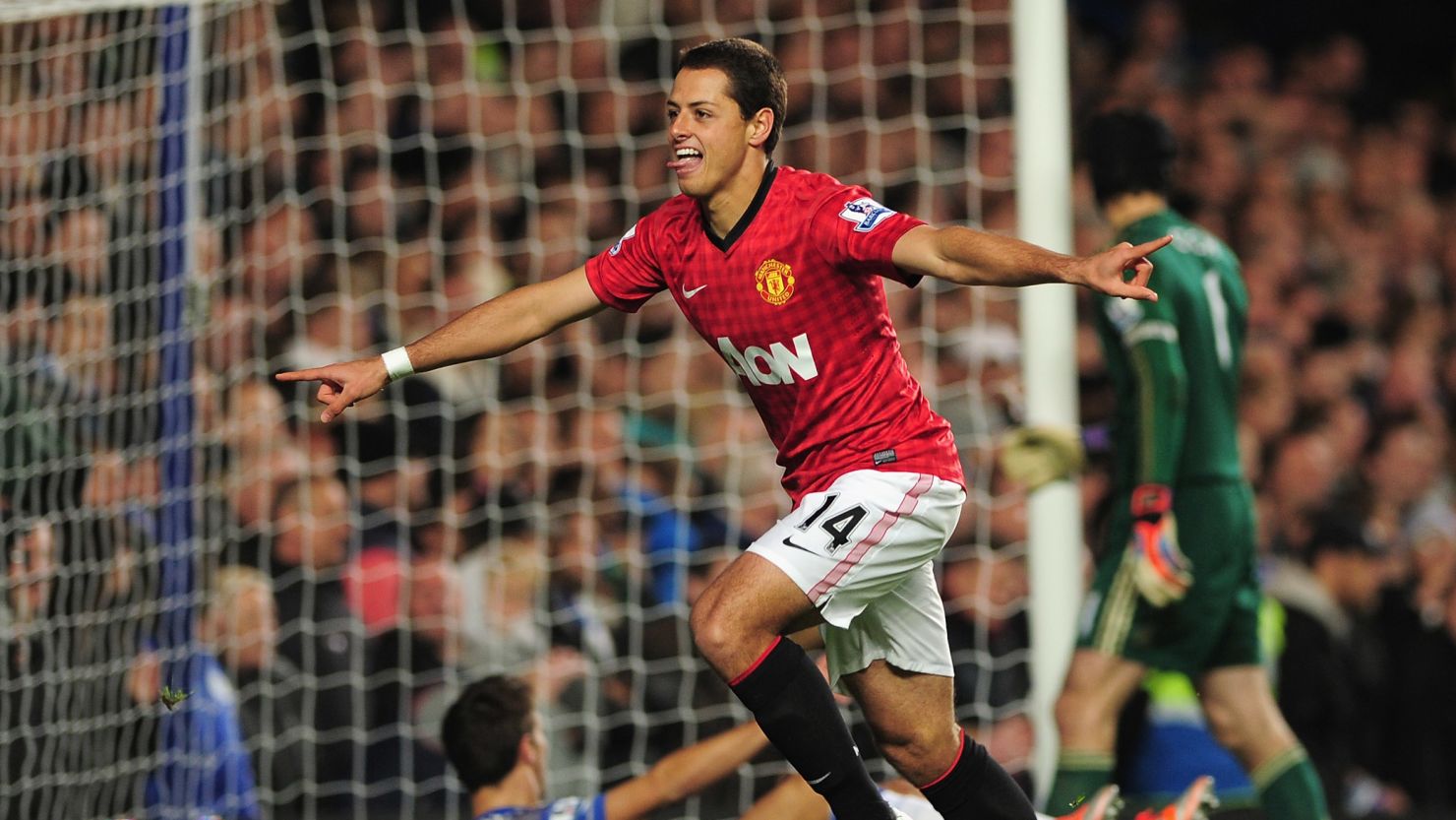 Javier Hernandez  celebrates scoring the winner for Manchester United against Chelsea at Stamford Bridge.