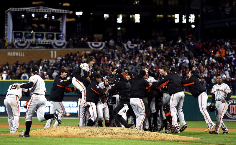 Giants sweep Detroit, claim second World Series alt in three