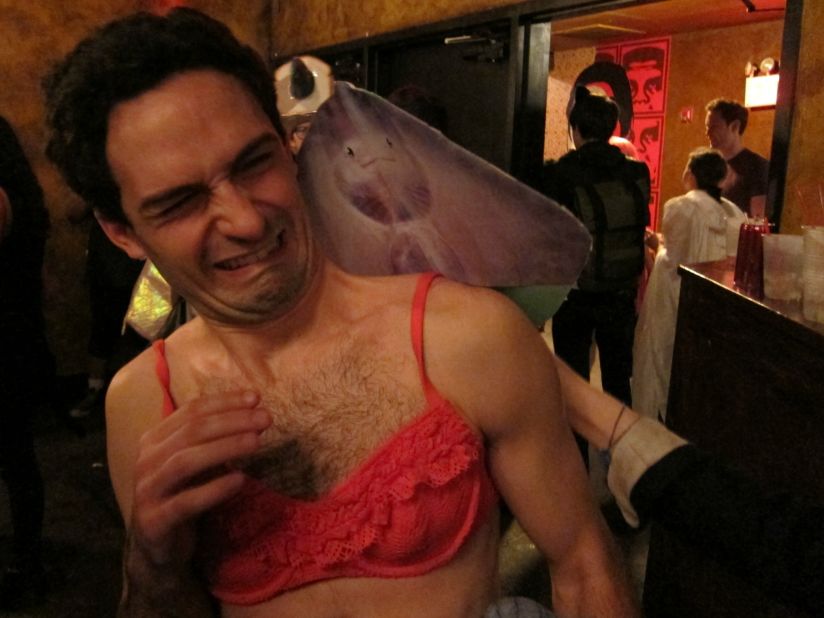 Also spotted at New York's <a href="http://ireport.cnn.com/docs/DOC-864935">HallowMEME</a> costume party, this man dressed as the <a href="http://cmemes.com/stingray-photobomb-memes/" target="_blank" target="_blank">Stingray Photobomb</a>. This meme became popular after a stingray popped into a photo of three young women in the Cayman Islands.