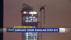 pmt crane suspended over midtown nyc_00001103