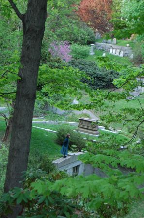 There's nothing to fear at Mount Auburn Cemetery in Cambridge, Massachusetts, where the grounds are a horticultural showcase and the graves include those of Henry Wadsworth Longfellow, Winslow Homer, and Isabella Stewart Gardner.