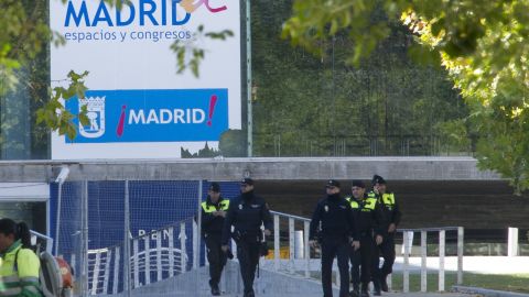 Spanish police officers pictured near the entrance of the Madrid Arena on November 1, 2012.
