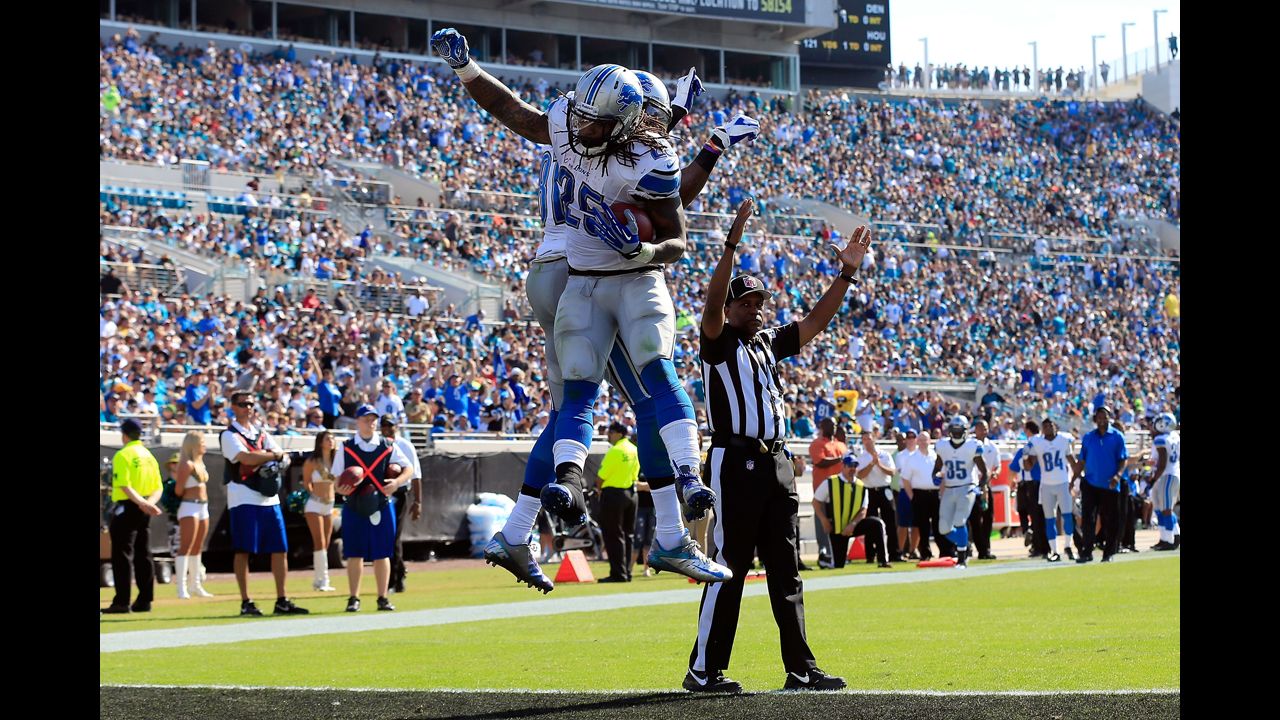Mikel Leshoure of the Lions celebrates after scoring a touchdown during the game against the Jaguars on Sunday.